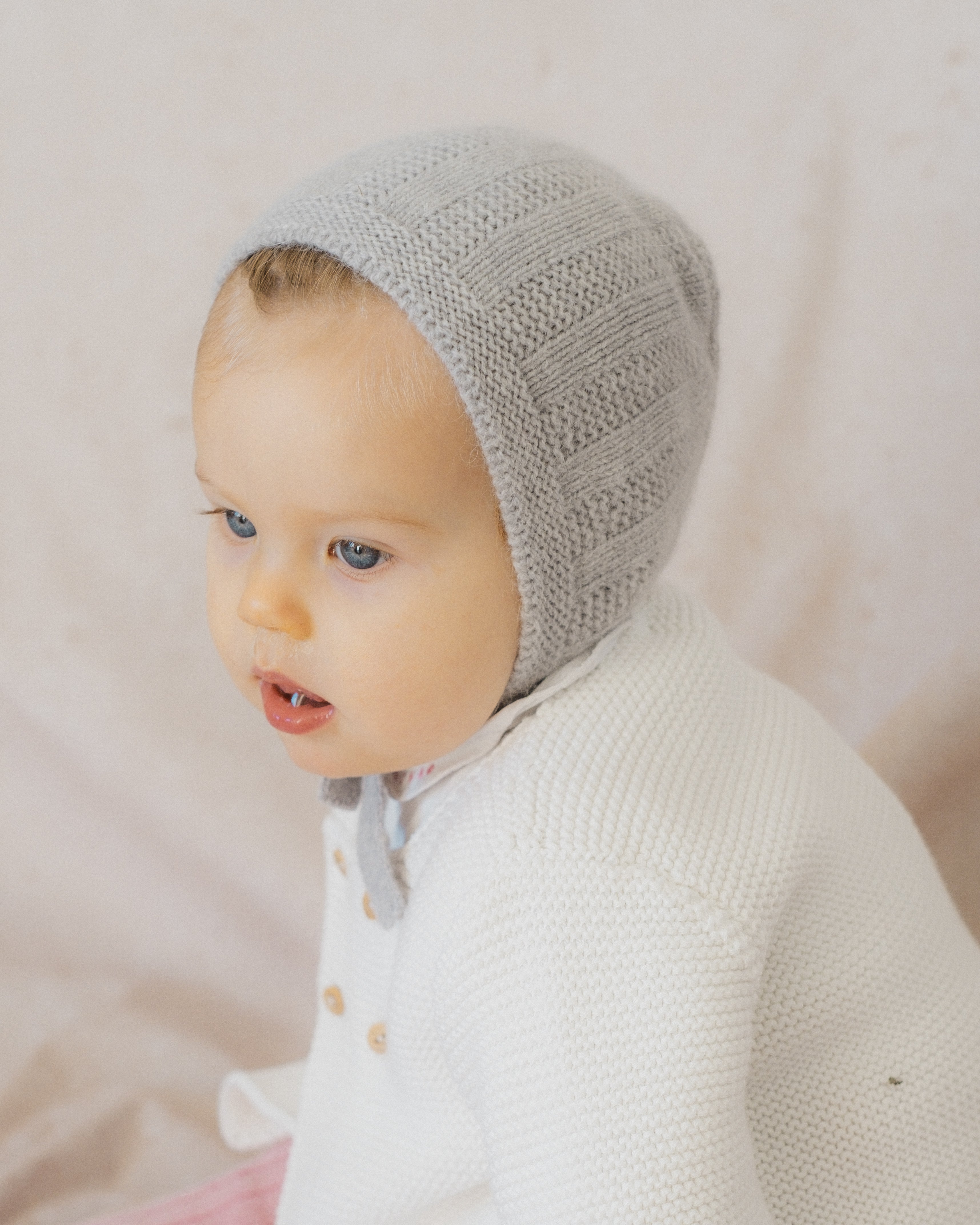 Béguin avec de la laine YSEE - Gris - tricoté en France