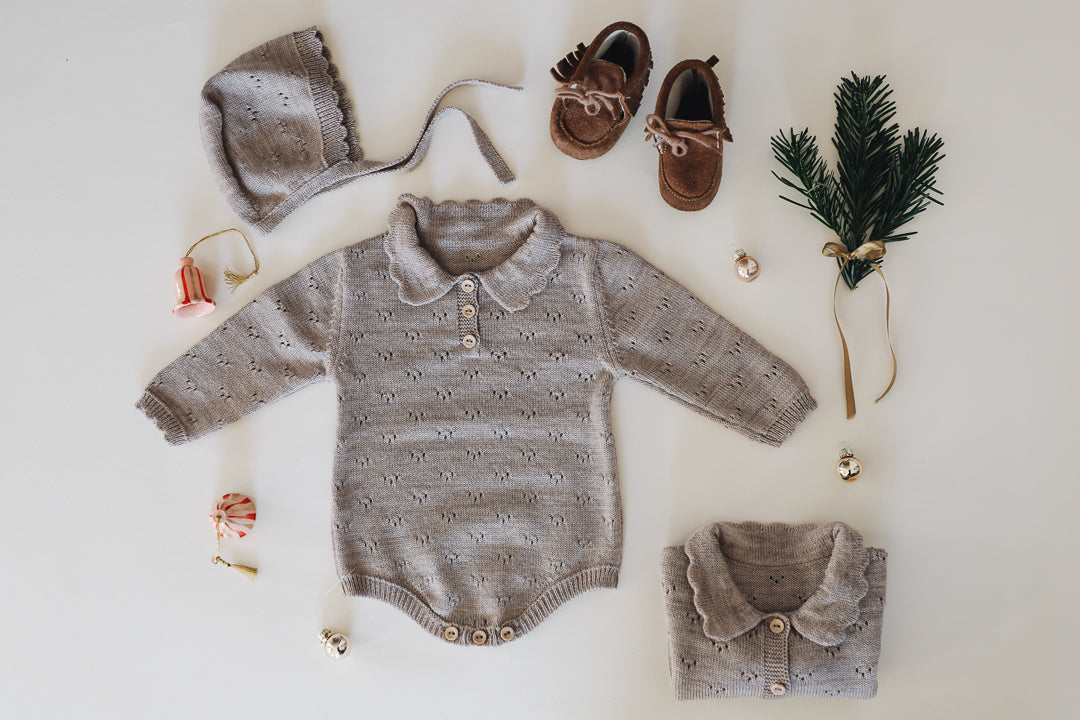 Béguin ajourée en laine