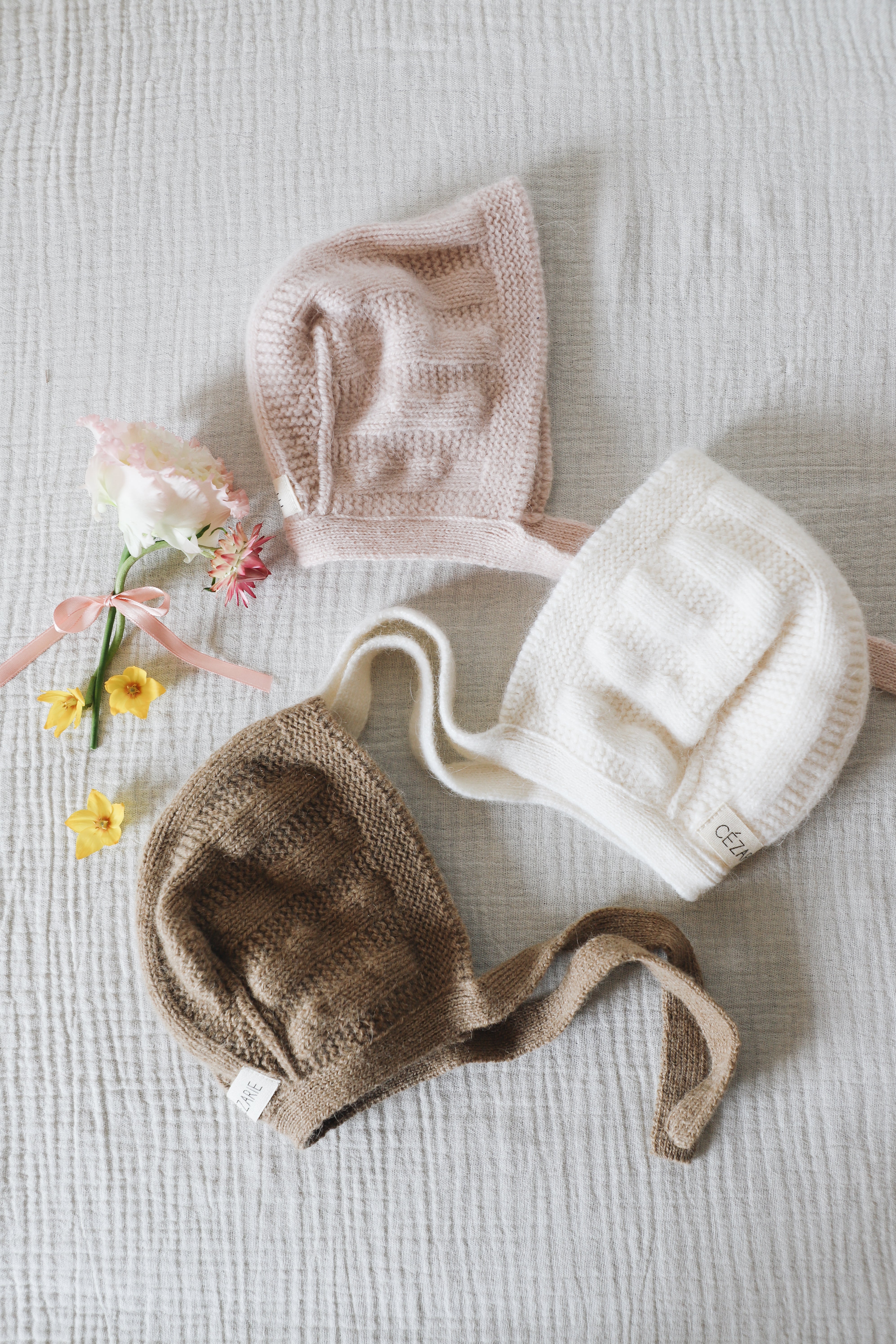 Béguin avec de la laine YSEE - Rose dragée - tricoté en France