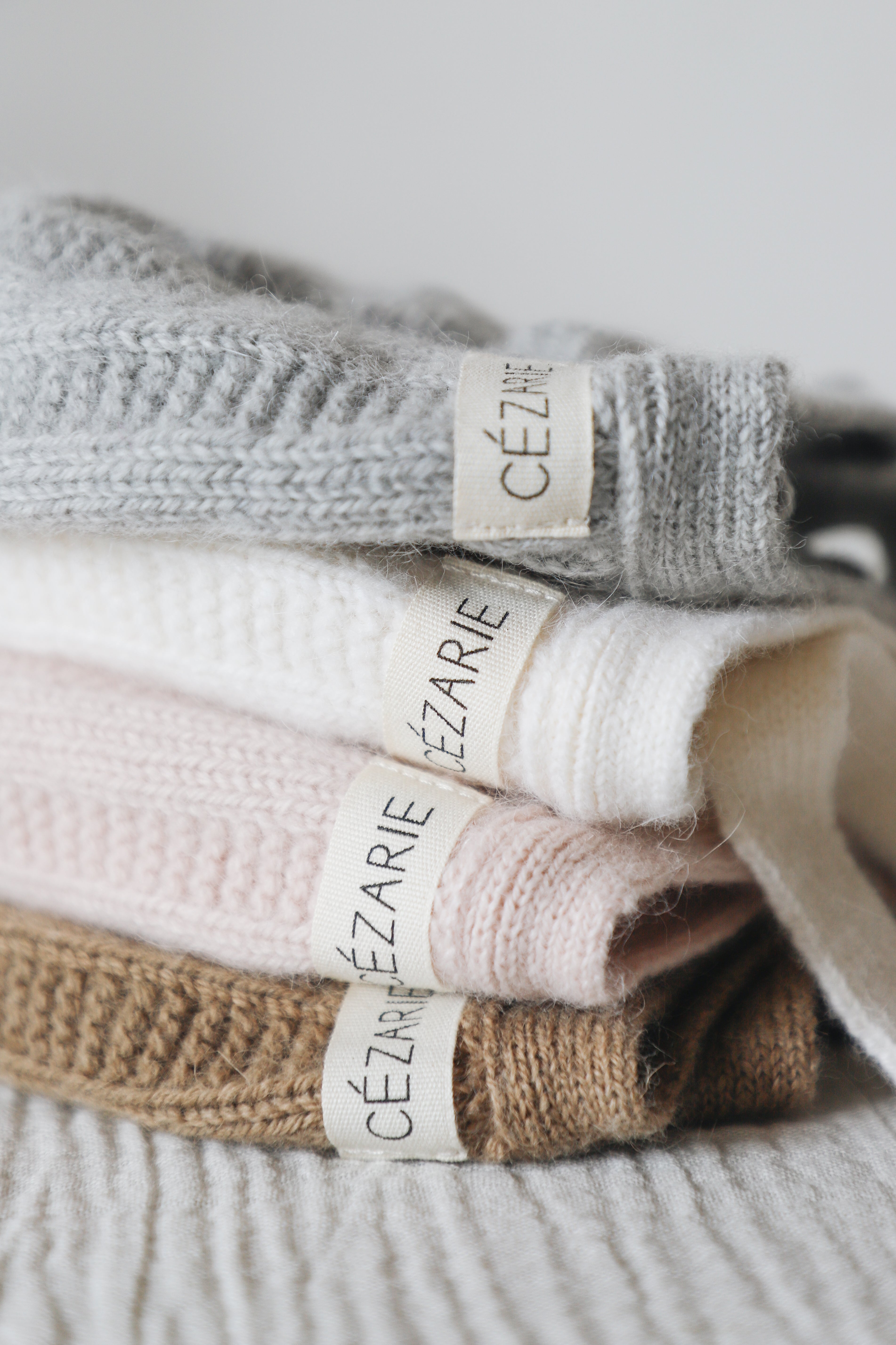 Béguin avec de la laine YSEE - Rose dragée - tricoté en France