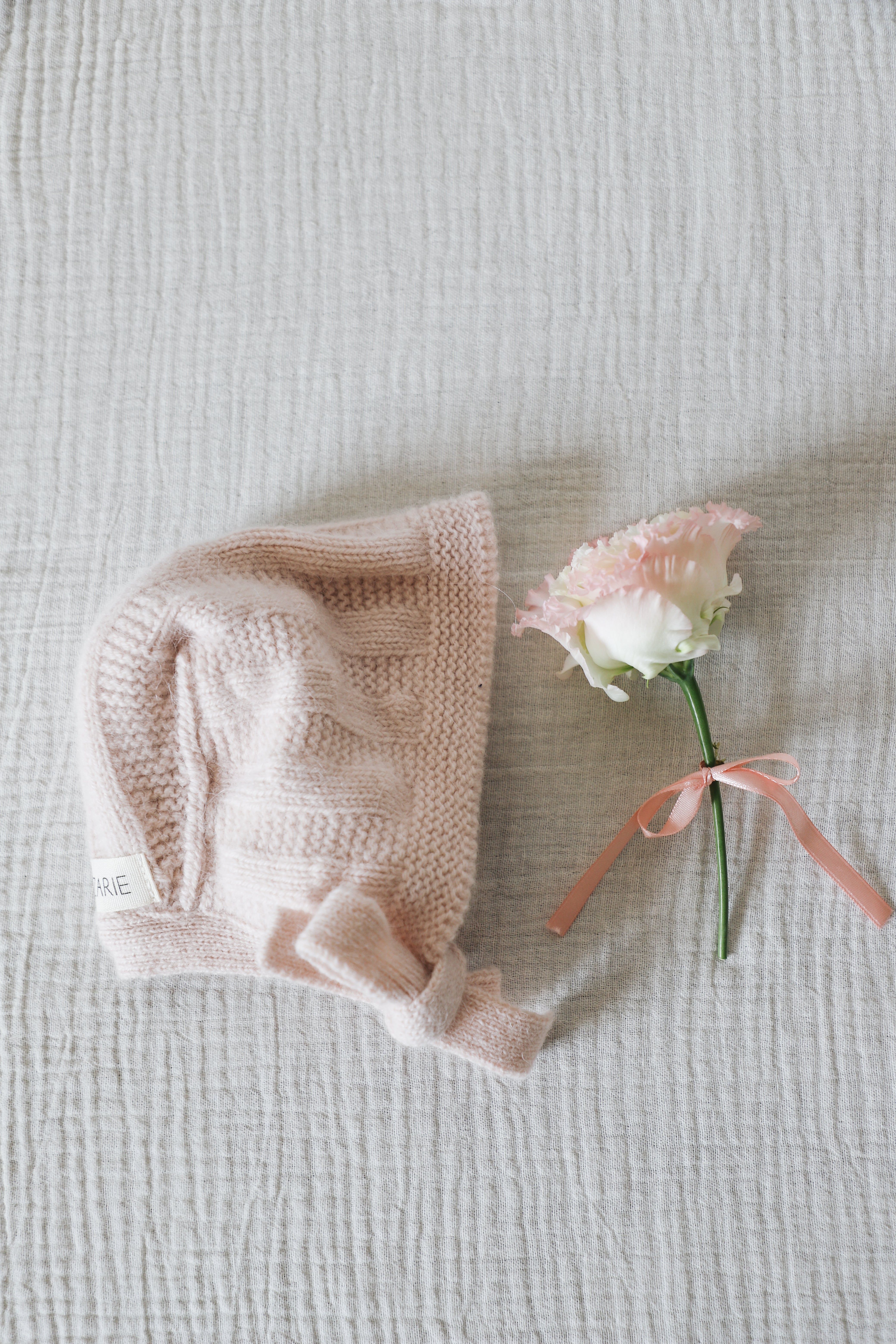 Béguin avec de la laine YSEE - Rose dragée - tricoté en France