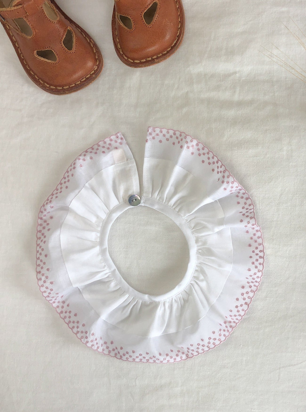 Col-seville-broderie-festonne-vieux rose