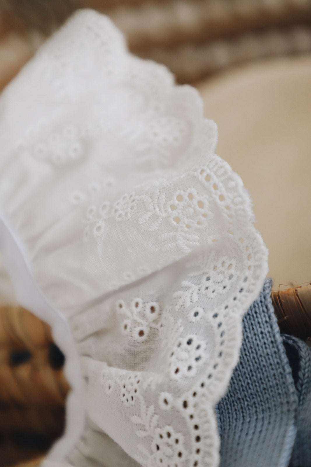 Col Volanté Broderie Anglaise Blanc - Collection Paradis Bleu
