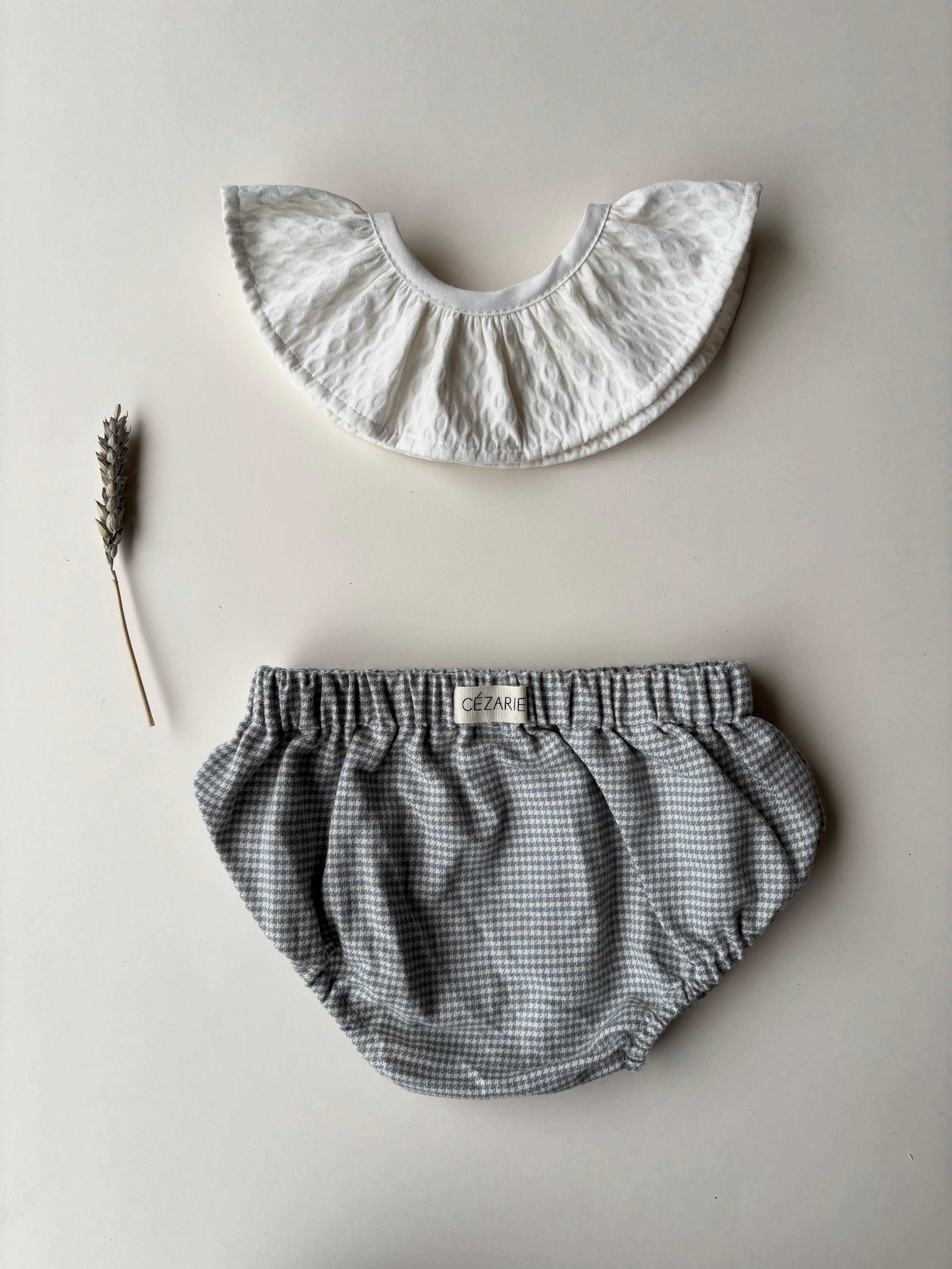 Col piqué de coton blanc