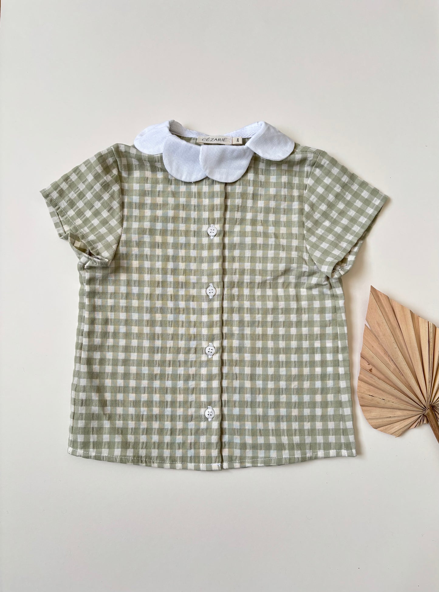 Blouse à col pétale