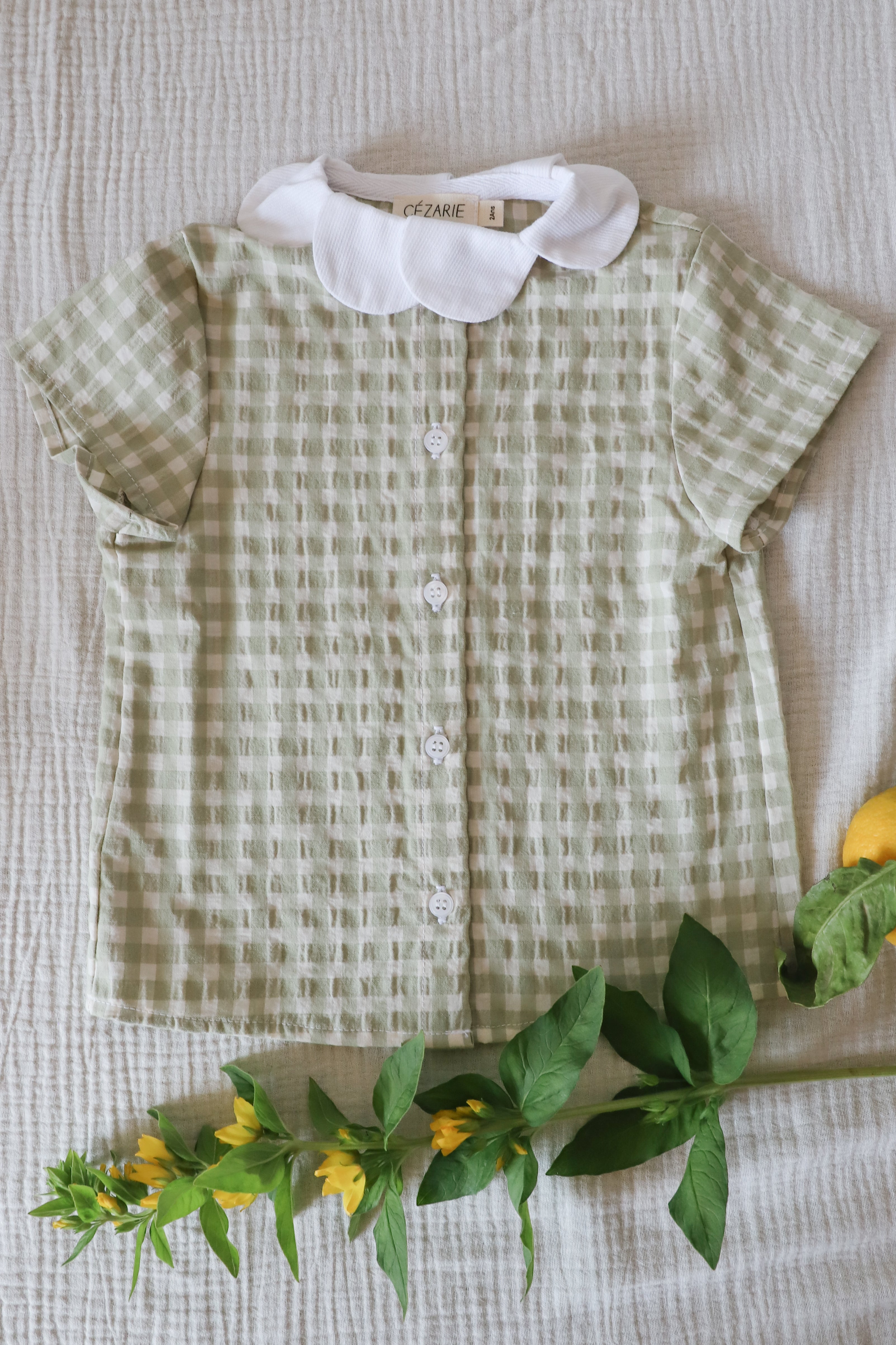 Blouse à col pétale