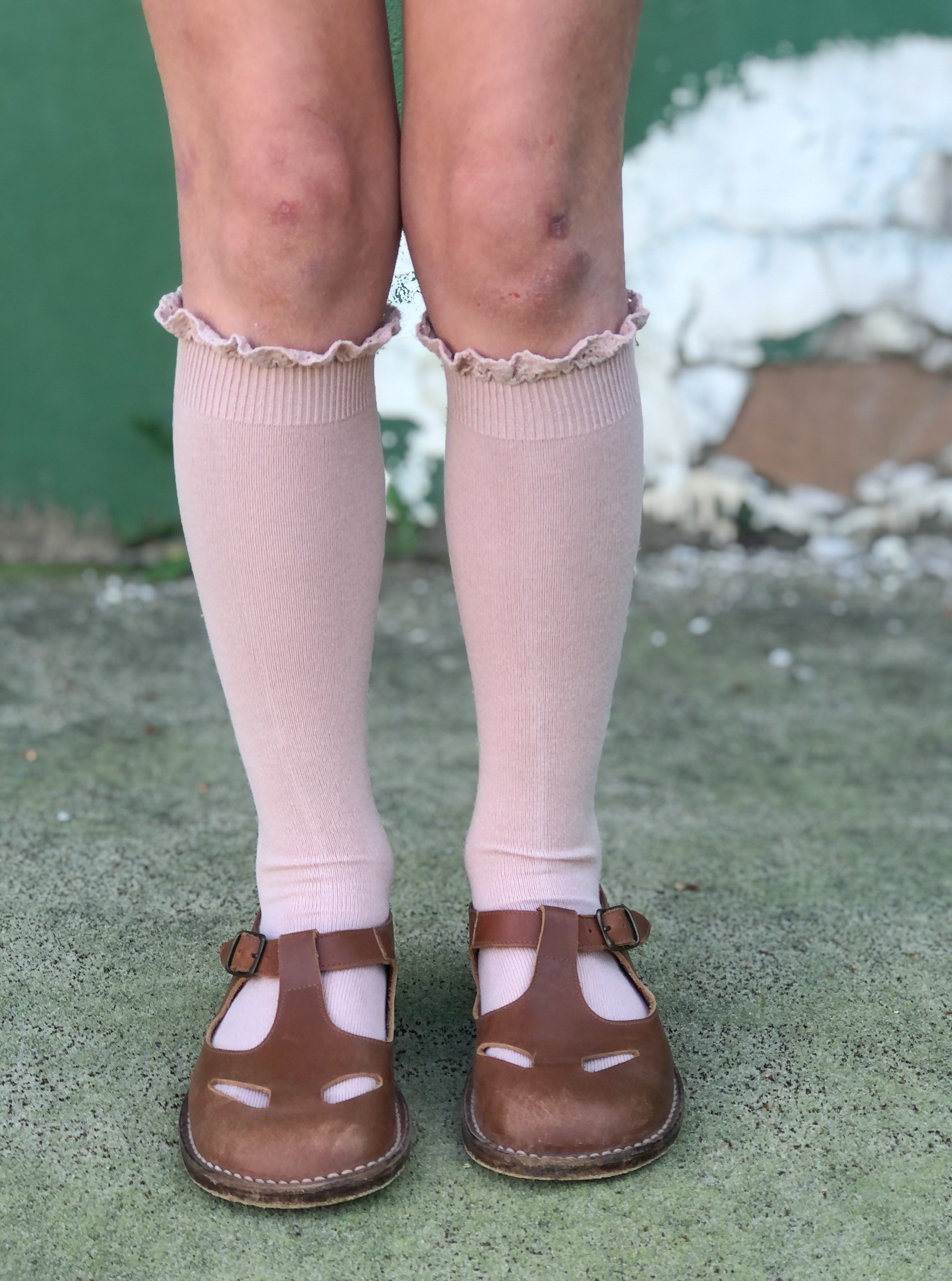 Chaussettes hautes volantées couleur rose poudré