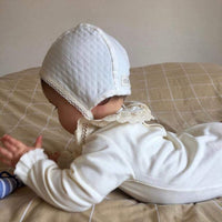 Petit-beguin-naissance-bebe-pique-creme